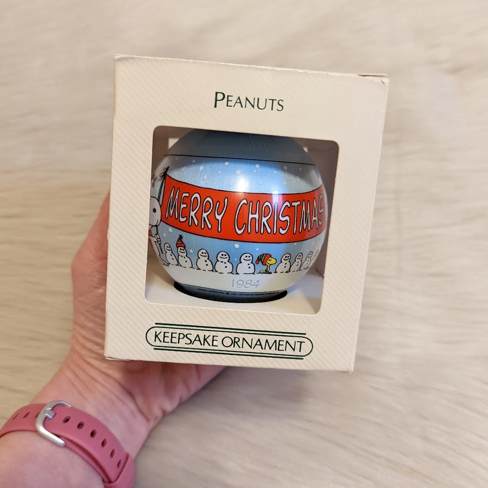 Vintage Hallmark 1984 Peanuts silk Christmas ornament. NIB